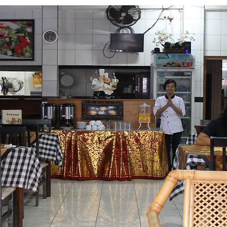 Vaccinated Staff - Oyo 3523 Gong Corner Homestay Kuta Lombok Exterior foto