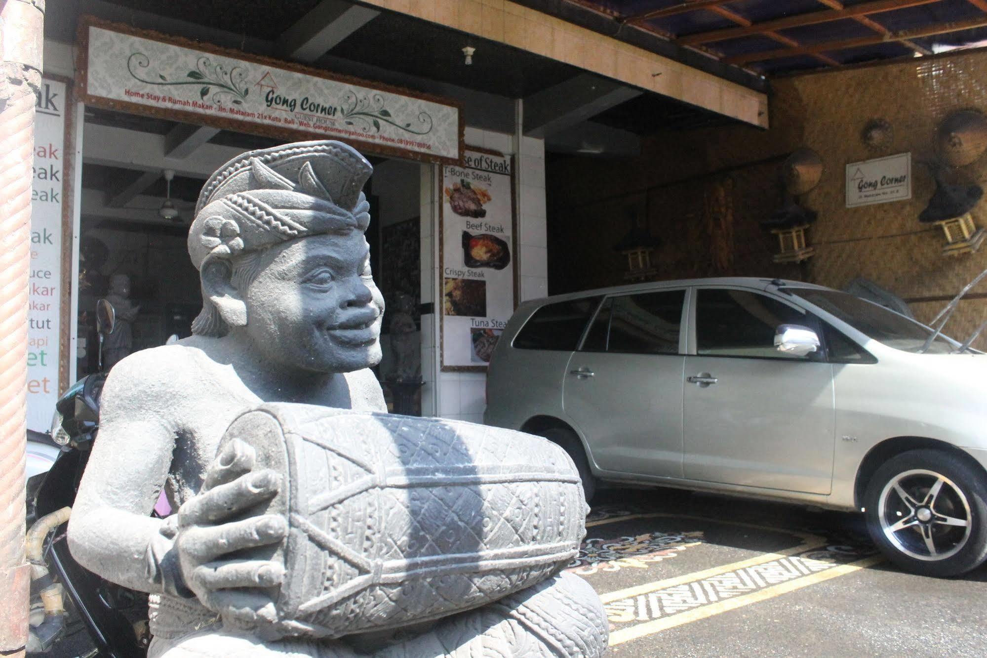 Vaccinated Staff - Oyo 3523 Gong Corner Homestay Kuta Lombok Exterior foto