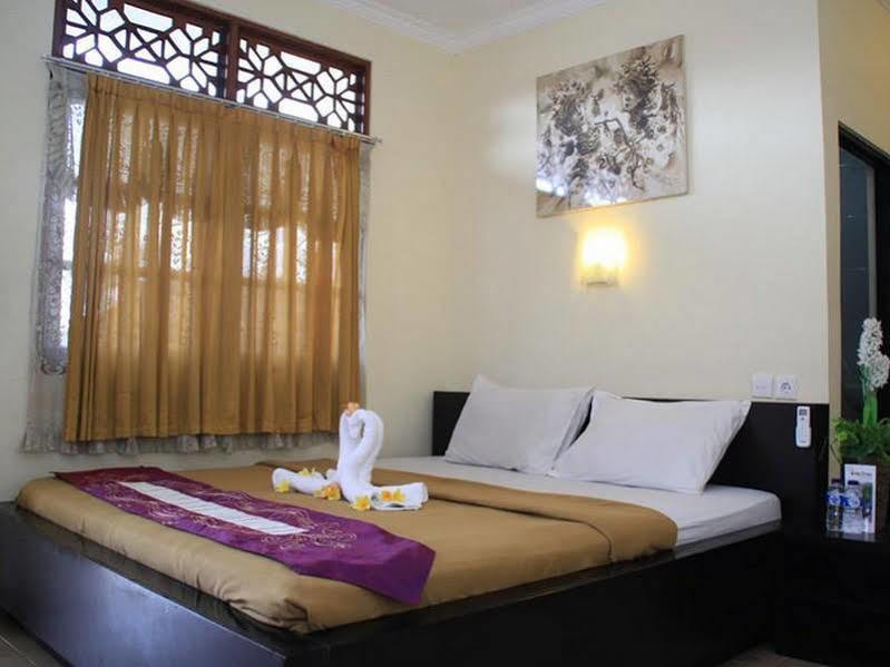 Vaccinated Staff - Oyo 3523 Gong Corner Homestay Kuta Lombok Exterior foto