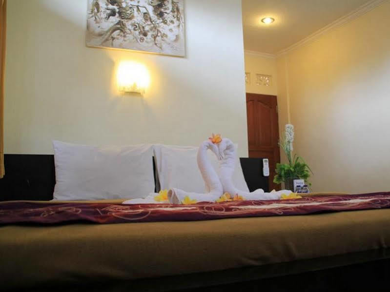 Vaccinated Staff - Oyo 3523 Gong Corner Homestay Kuta Lombok Exterior foto